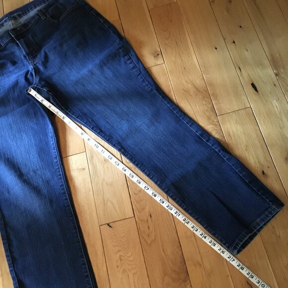 Old Navy Classic Original Dark Blue Mid Rise Short Denim Jeans - Picture 13 of 14